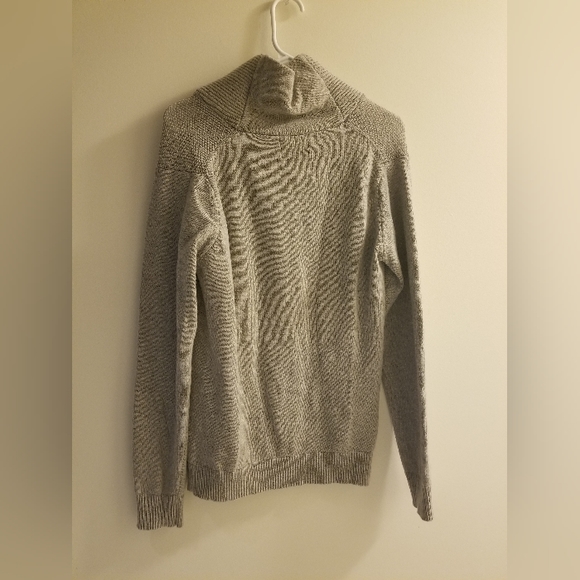 Medium gray sweater for men - Picture 2 of 2